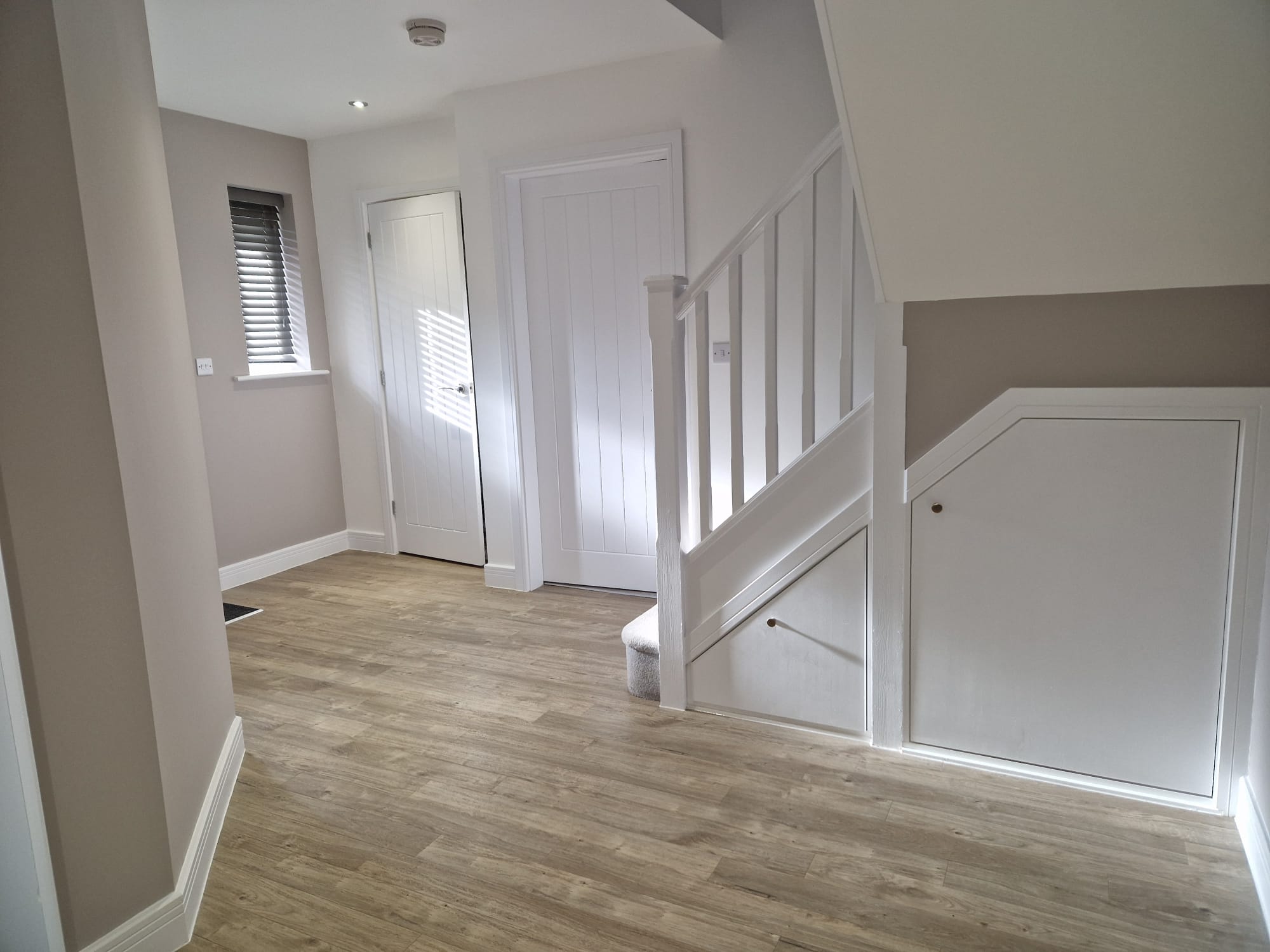 Painter and decorator job images